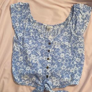 American Eagle Cropped Ditsy Shirt